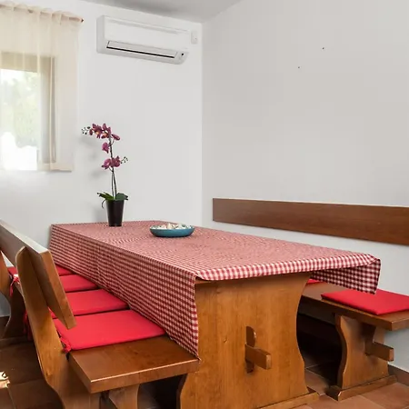 Holiday home Mlacic